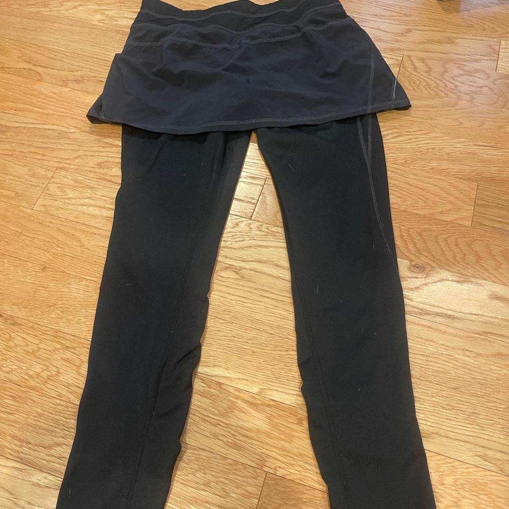GUC Black Athletic Skirted Leggings